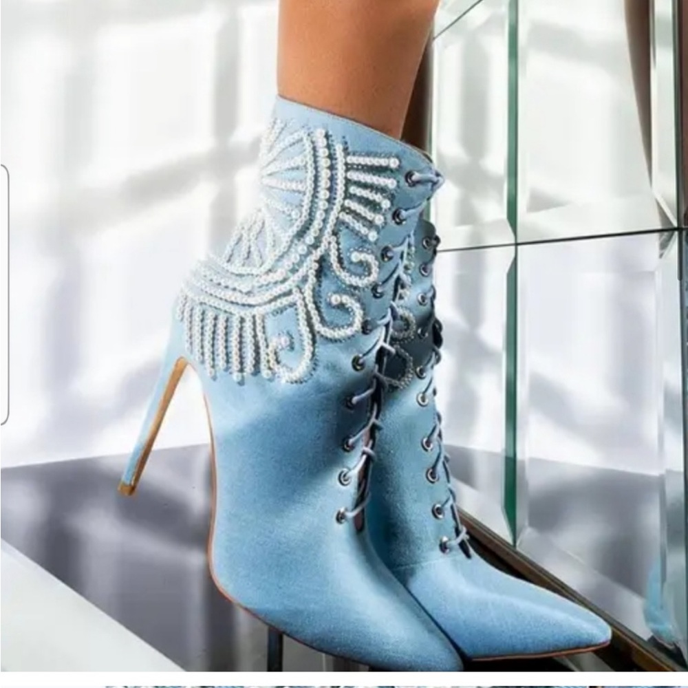 *BNIB* AZALEA WANG Denim Pearl Boots
